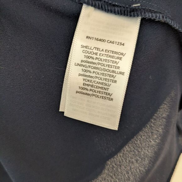 Lark & Ro blouse with keyhole embroidery neckline - Picture 4 of 5